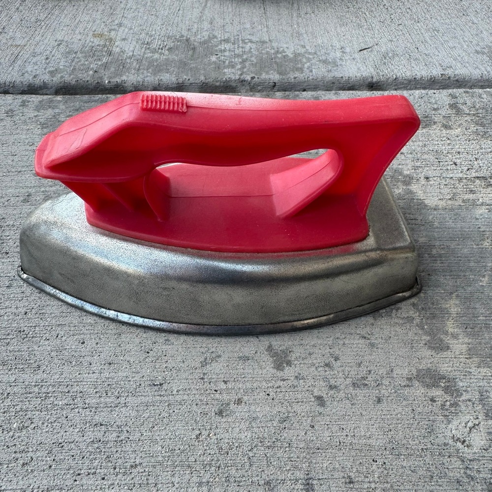 Vintage‎ Wolverine Toy Iron (Cat. No. 303, Red Plastic Handle)